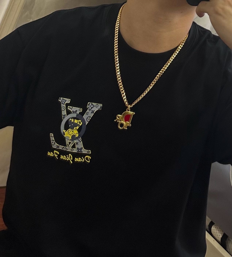 chr1st1an D10r necklaces